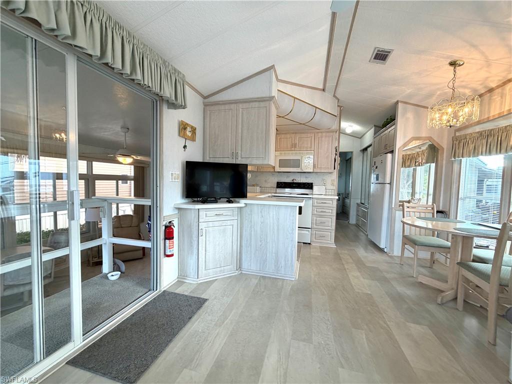 RIVERWOODS PLANTATION - Residential