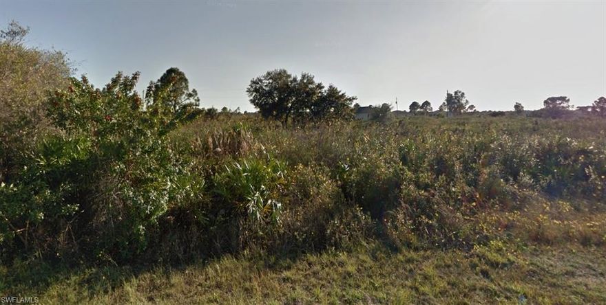 ** Sale is recorded as 2 lots - 7645 & 7681 23rd Terrace, Labelle, FL  **
LaBelle Vacant Residential Lot For Sale
1.25 Acres
Wheeler Subdivision

Corner lot.  Property to the East is available make it a 2.5 acre parcel 

Owner financing available