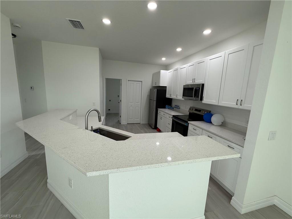 SAN CARLOS PARK - Residential Lease