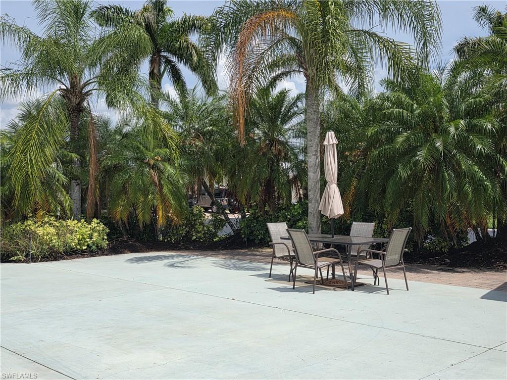 RIVERBEND MOTORCOACH RESORT - Land