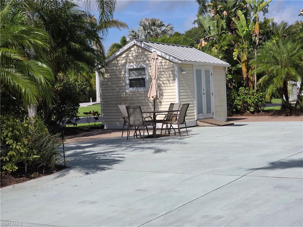 RIVERBEND MOTORCOACH RESORT - Land