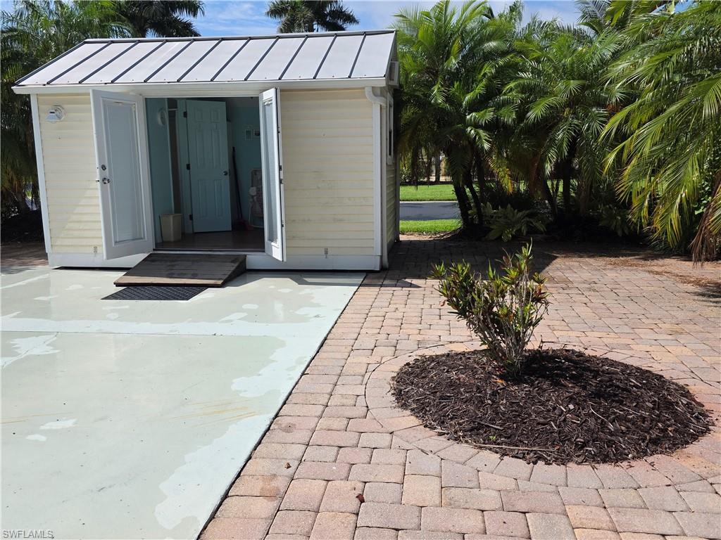 RIVERBEND MOTORCOACH RESORT - Land