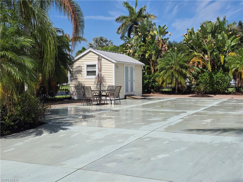 RIVERBEND MOTORCOACH RESORT - Land