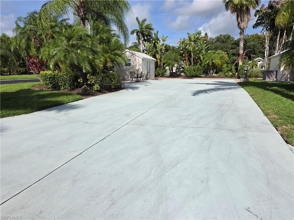 RIVERBEND MOTORCOACH RESORT - Land