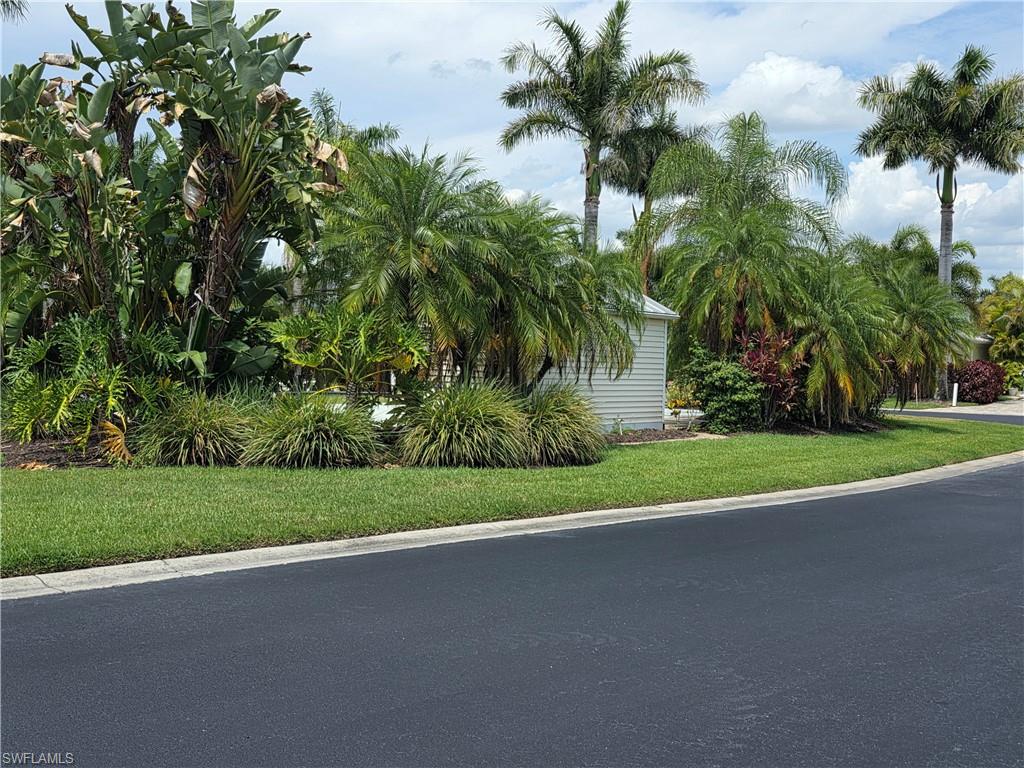 RIVERBEND MOTORCOACH RESORT - Land