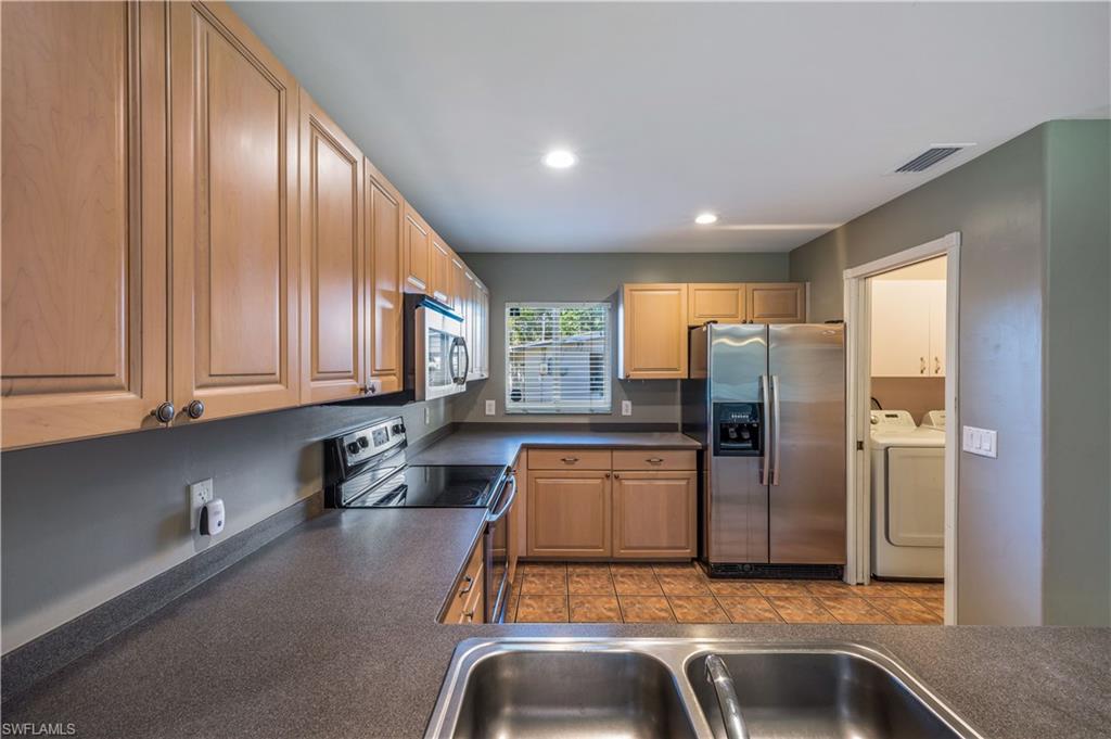 SAN CARLOS PARK - Residential