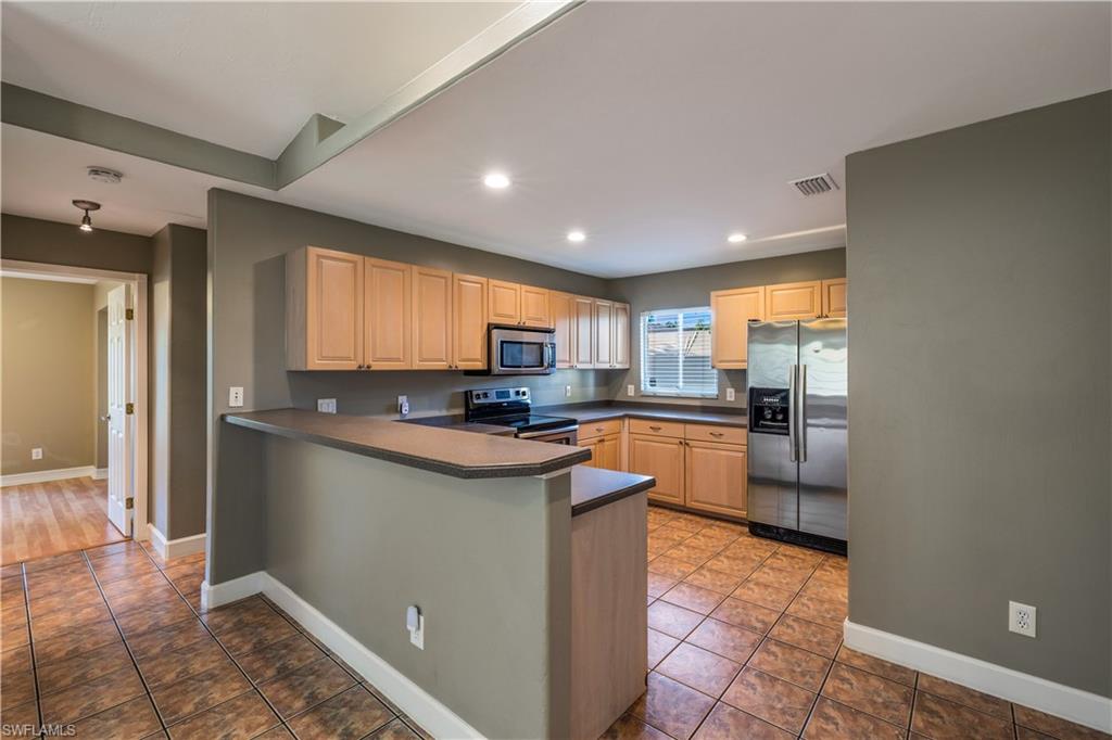 SAN CARLOS PARK - Residential