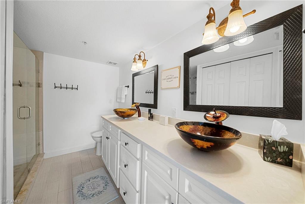 HUNTINGTON LAKES - Residential