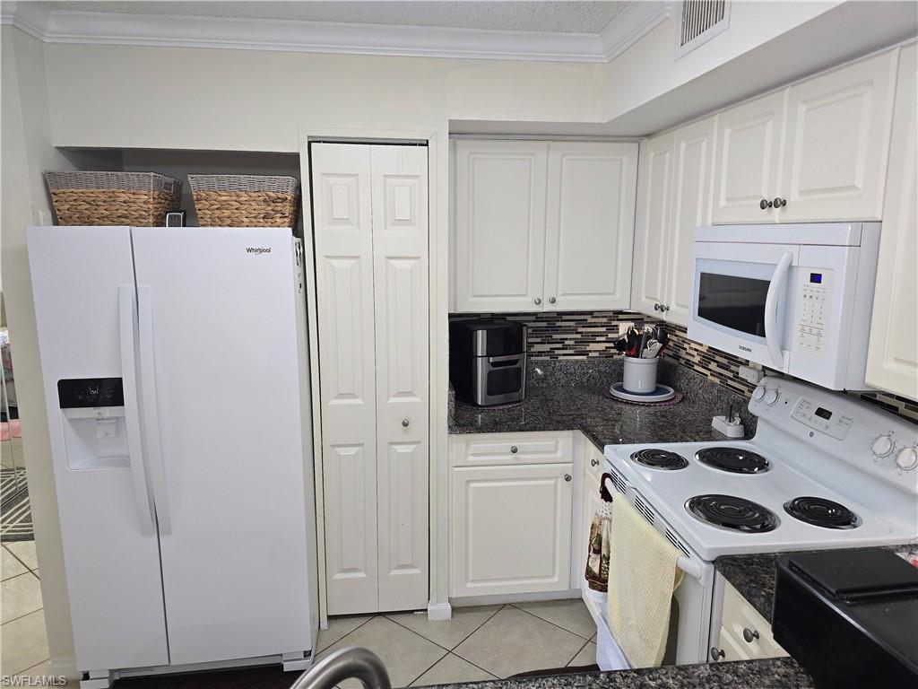 THE ENCLAVE AT NAPLES - Residential