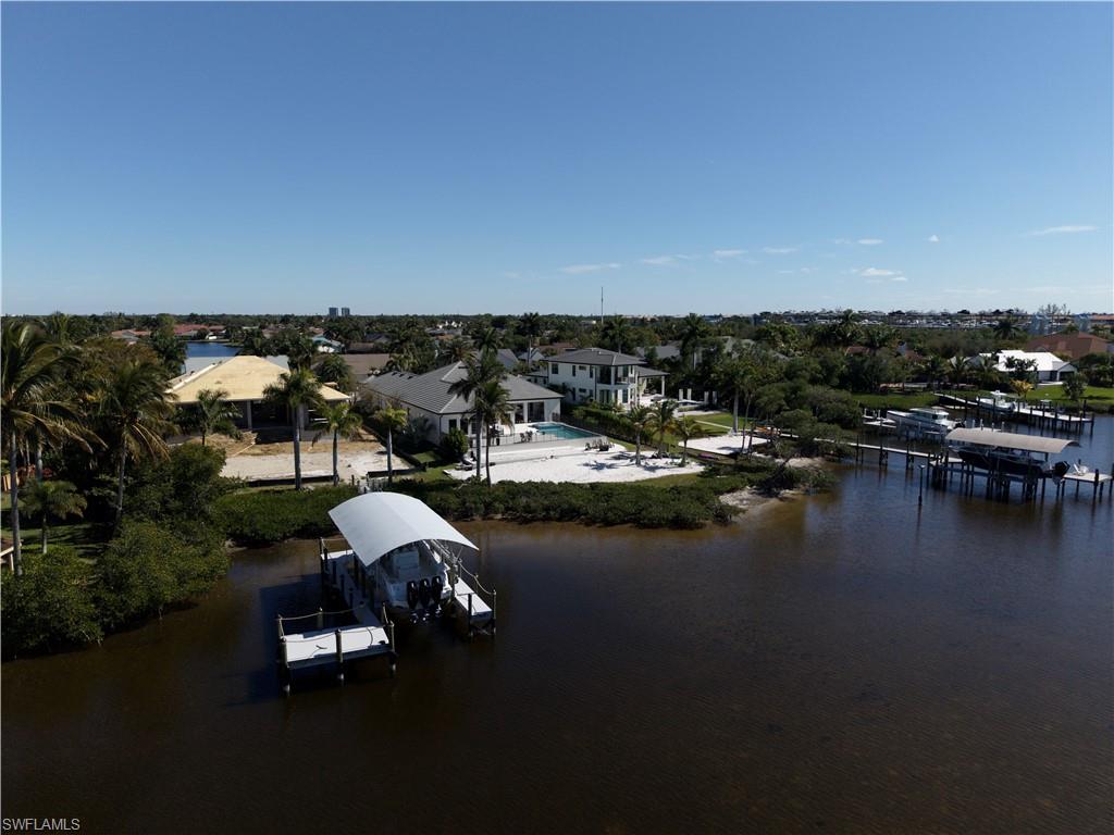 TOWN AND RIVER - Residential