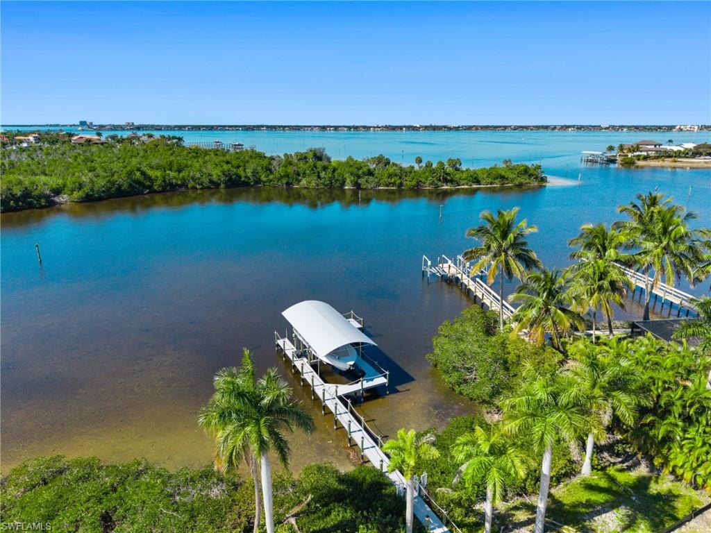 TOWN AND RIVER - Residential