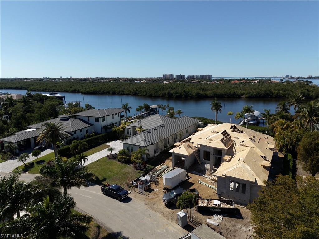 TOWN AND RIVER - Residential