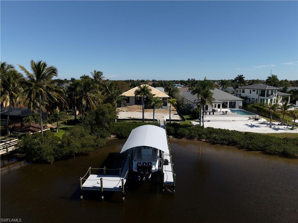 TOWN AND RIVER - Residential