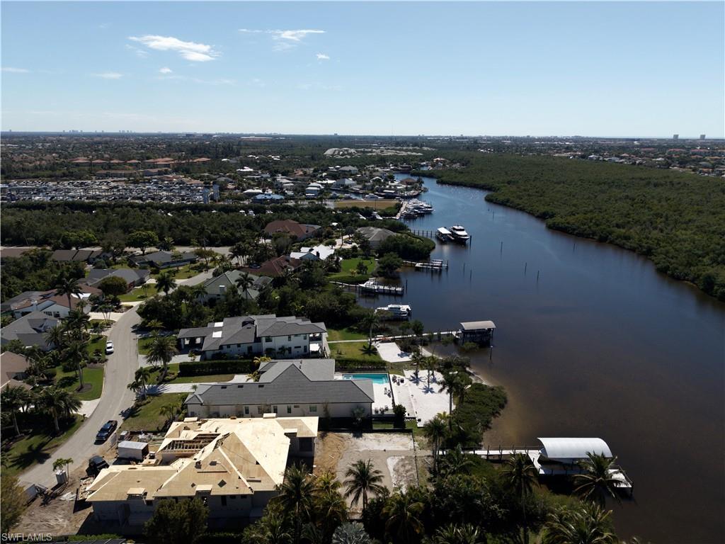 TOWN AND RIVER - Residential