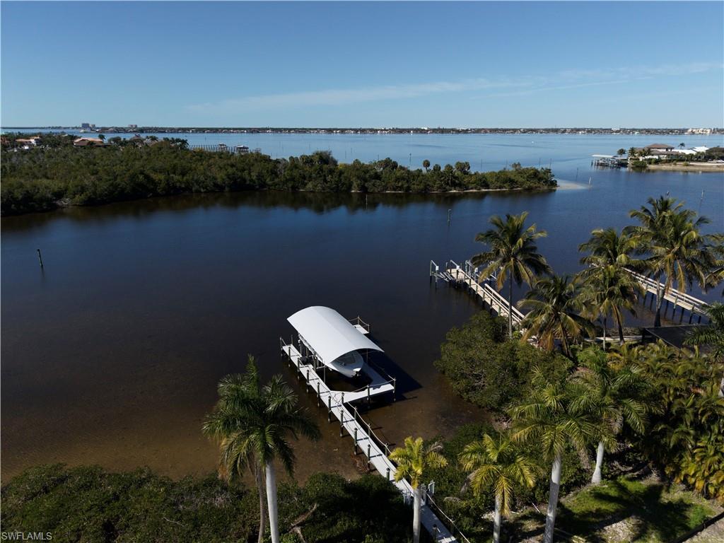 TOWN AND RIVER - Residential