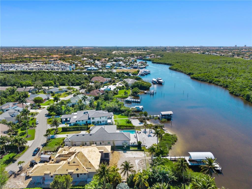 TOWN AND RIVER - Residential