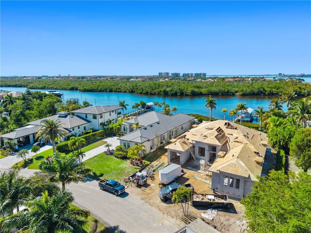 TOWN AND RIVER - Residential