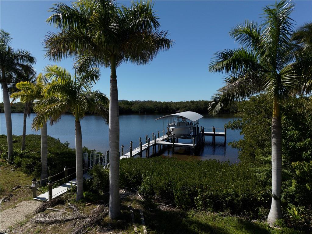 TOWN AND RIVER - Residential