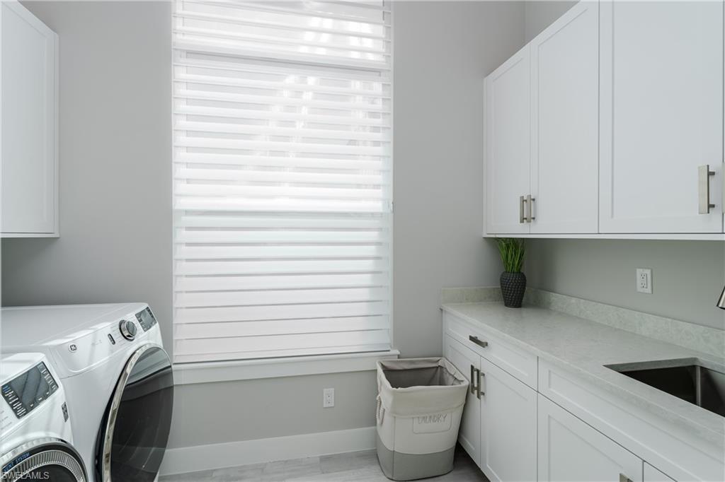 MARCO BEACH - Residential