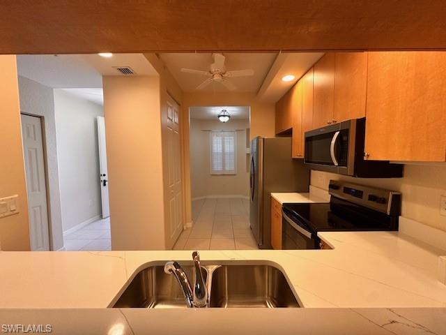 VAN LOON COMMONS - Residential Lease