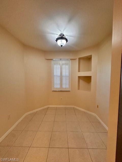 VAN LOON COMMONS - Residential Lease