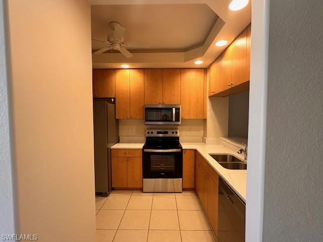 VAN LOON COMMONS - Residential Lease