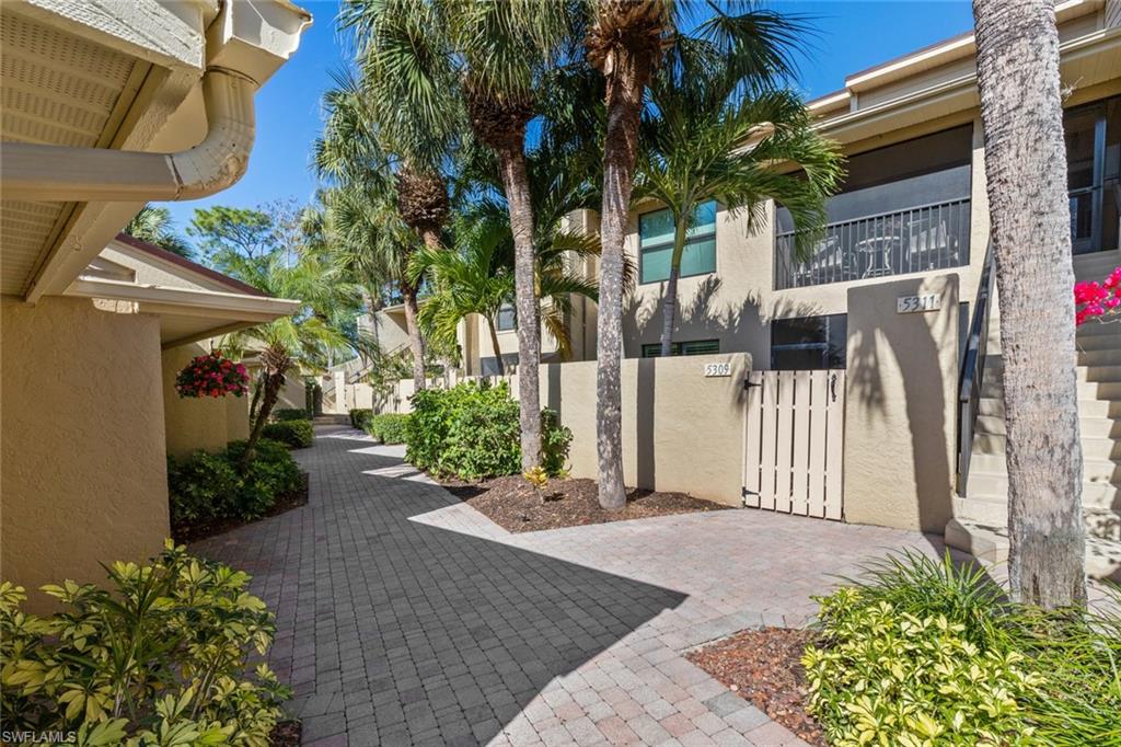 FOX HOLLOW - Residential