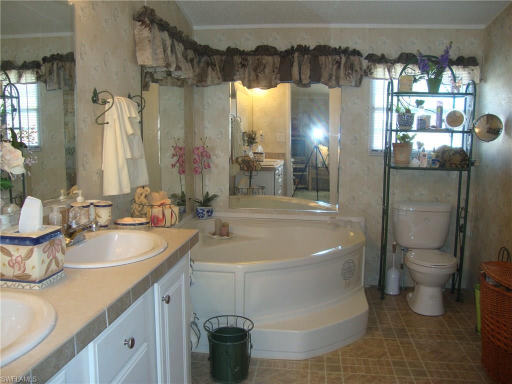 RIVER OAKS - Residential