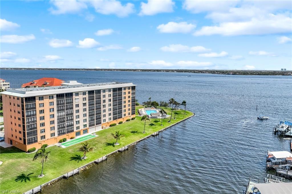 RIVER TOWERS CONDO - Residential