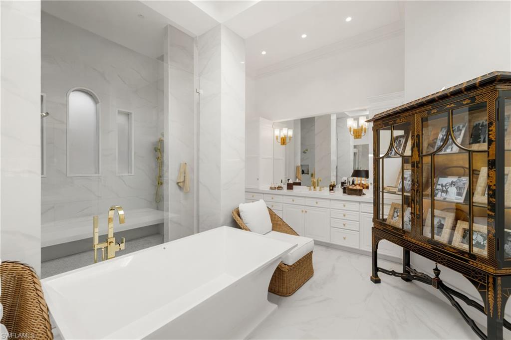 ESTATES AT BAY COLONY GOLF CLUB - Residential