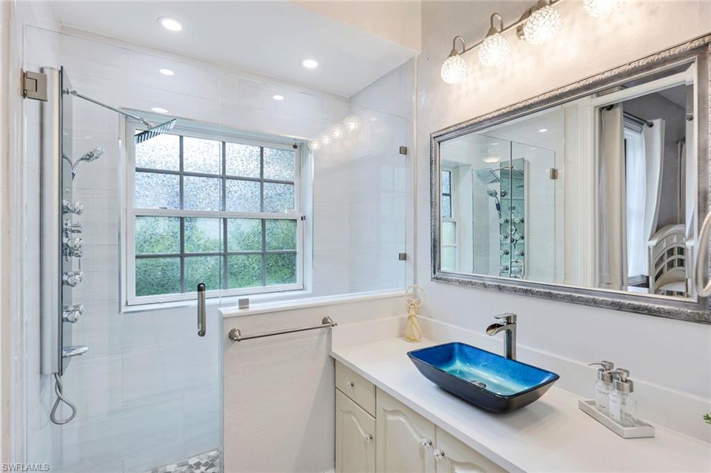 HIDDEN HARBOR - Residential