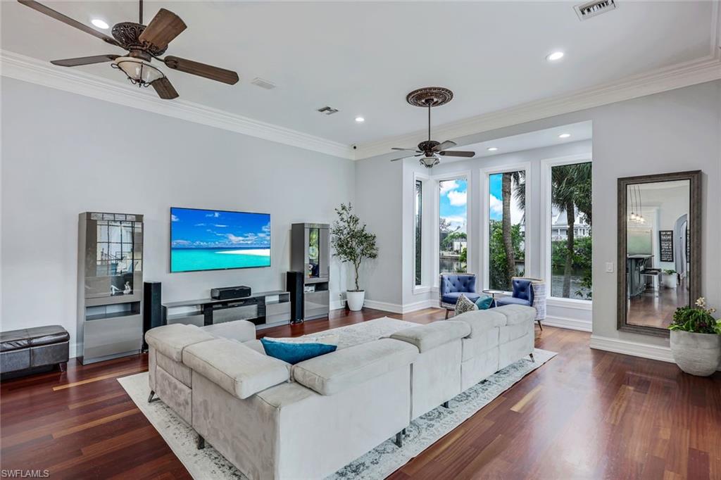 HIDDEN HARBOR - Residential