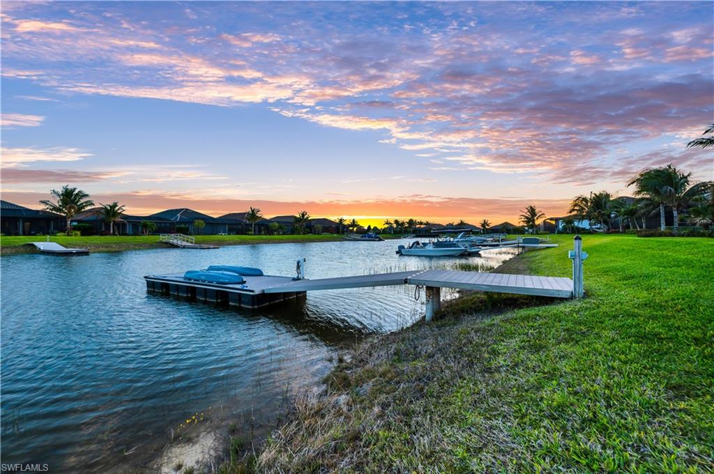 ESPLANADE LAKE CLUB - Residential