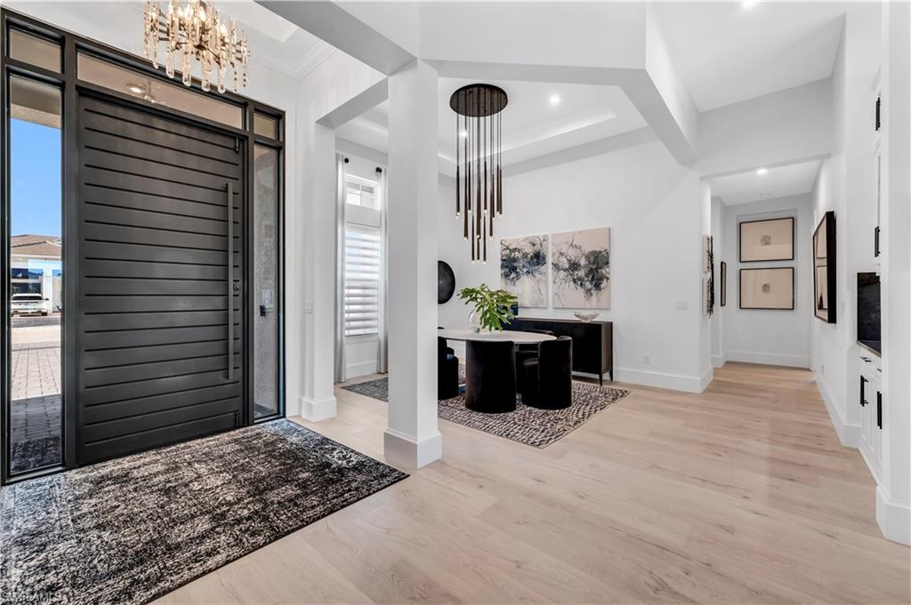 ESPLANADE LAKE CLUB - Residential