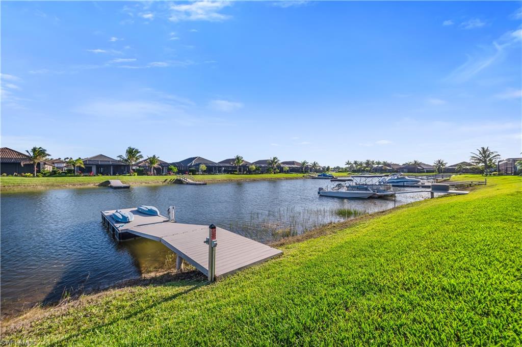 ESPLANADE LAKE CLUB - Residential