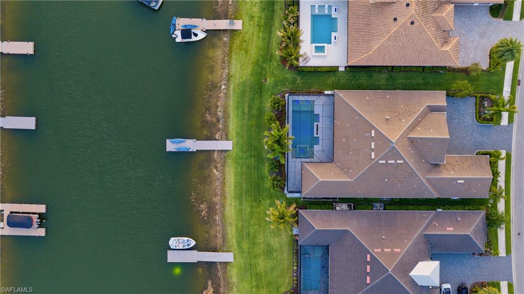 ESPLANADE LAKE CLUB - Residential