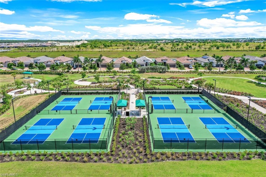 ESPLANADE LAKE CLUB - Residential