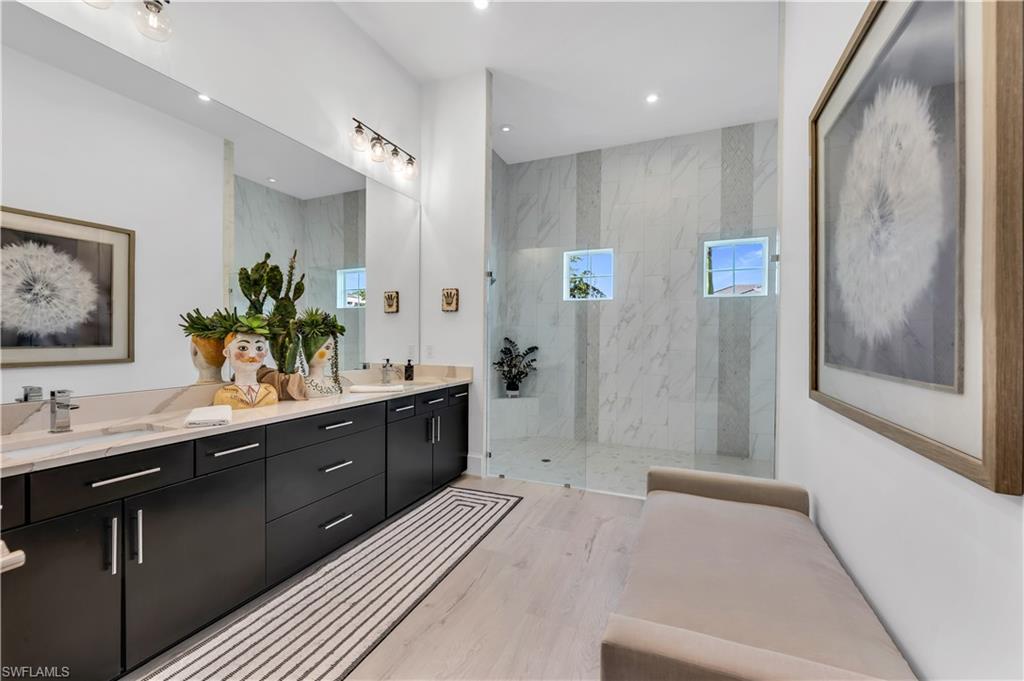 ESPLANADE LAKE CLUB - Residential