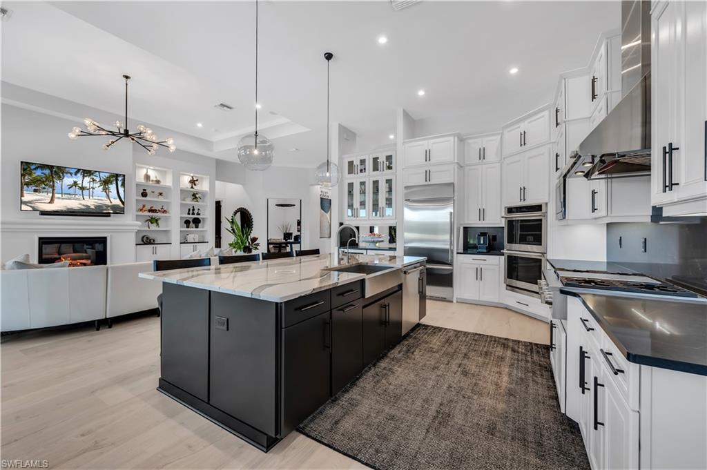 ESPLANADE LAKE CLUB - Residential