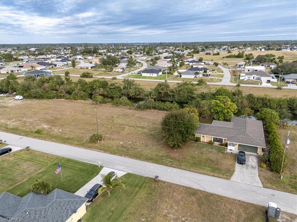 CAPE CORAL - Land