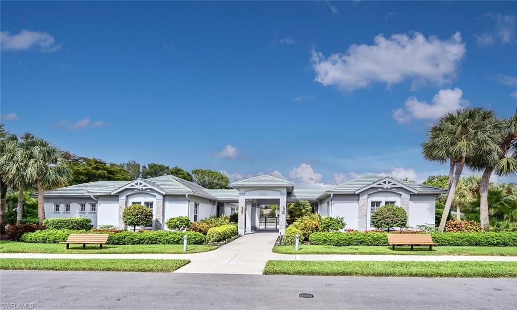 AUTUMN WOODS - Residential