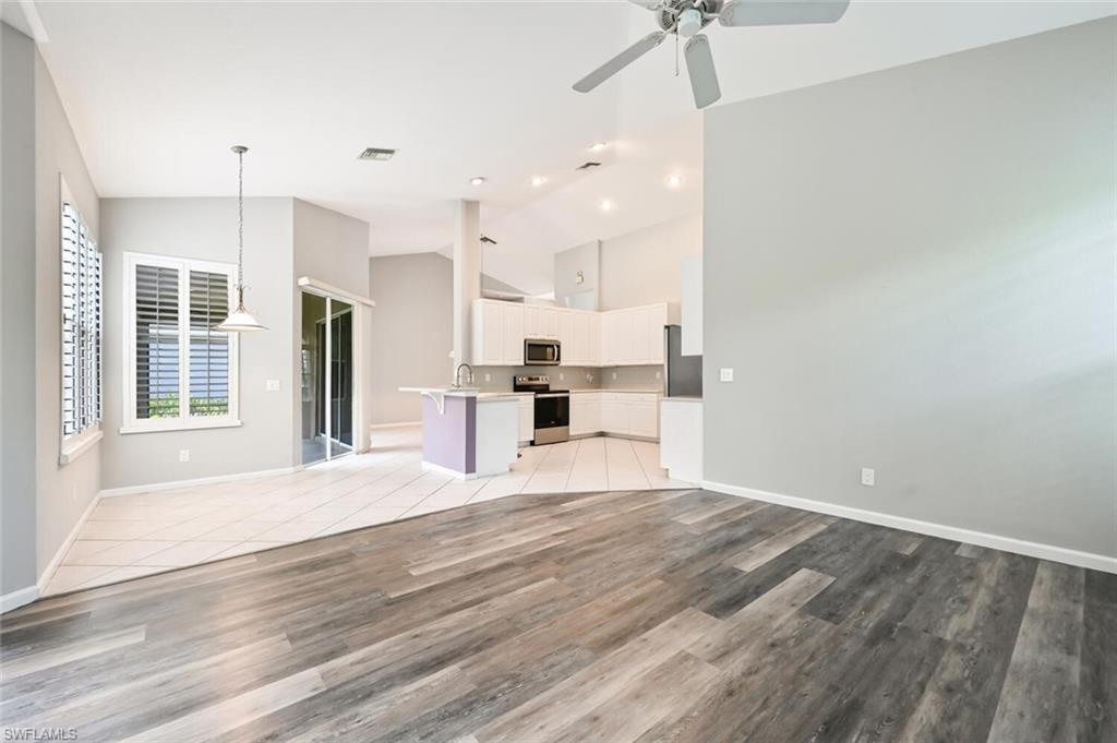 AUTUMN WOODS - Residential