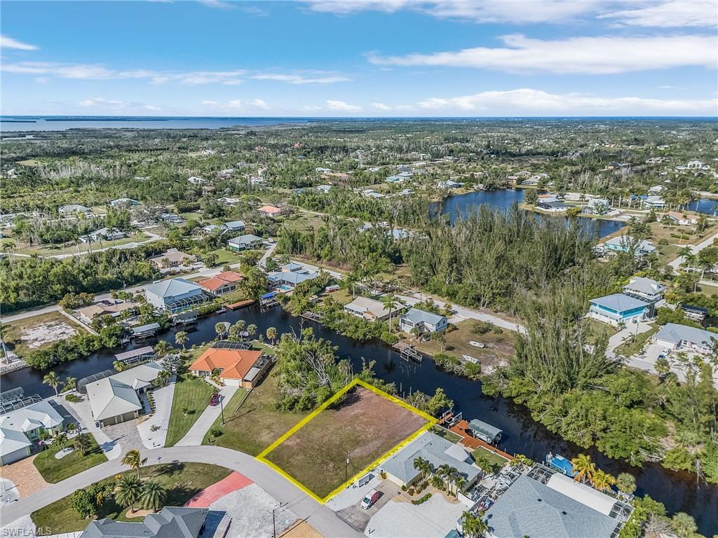 CHARLOTTE SHORES - Land