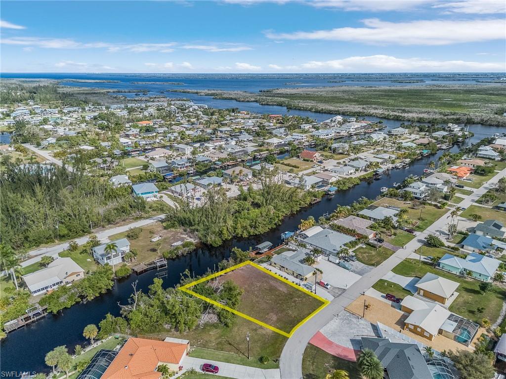 CHARLOTTE SHORES - Land