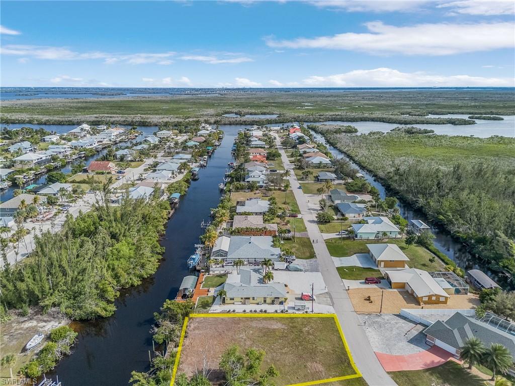 CHARLOTTE SHORES - Land