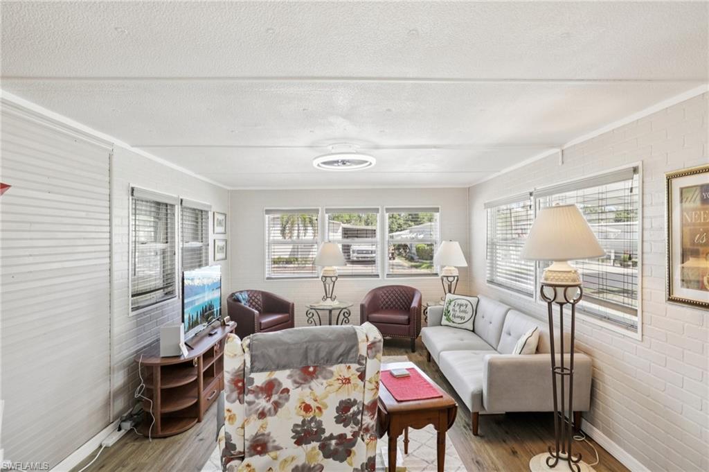 CRYSTAL LAKES - Residential