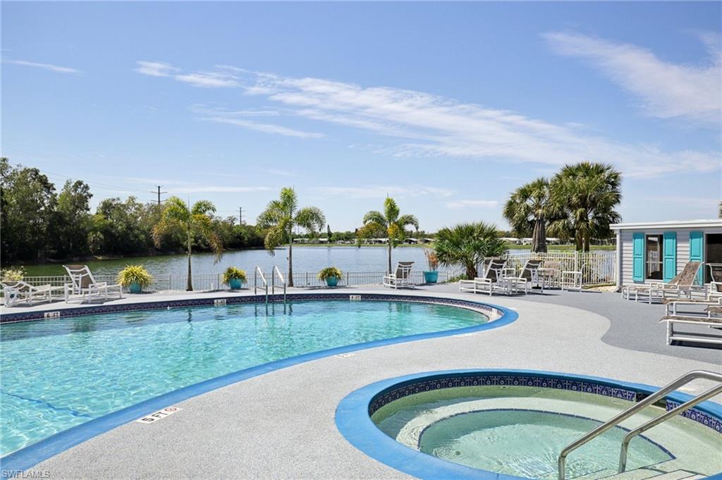 CRYSTAL LAKES - Residential