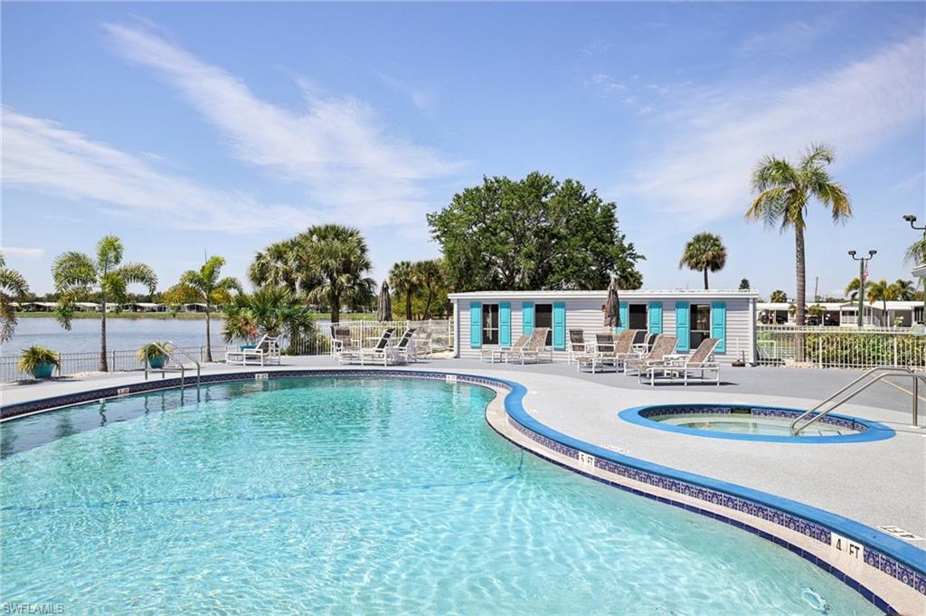 CRYSTAL LAKES - Residential