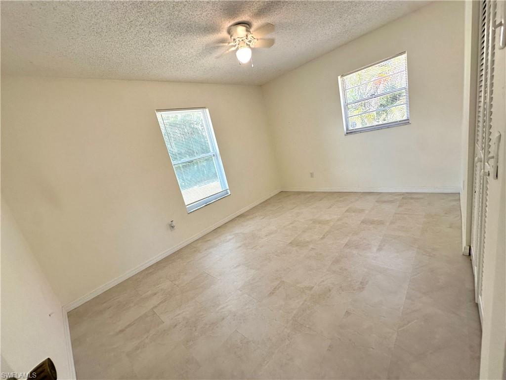 SAN CARLOS PARK - Residential