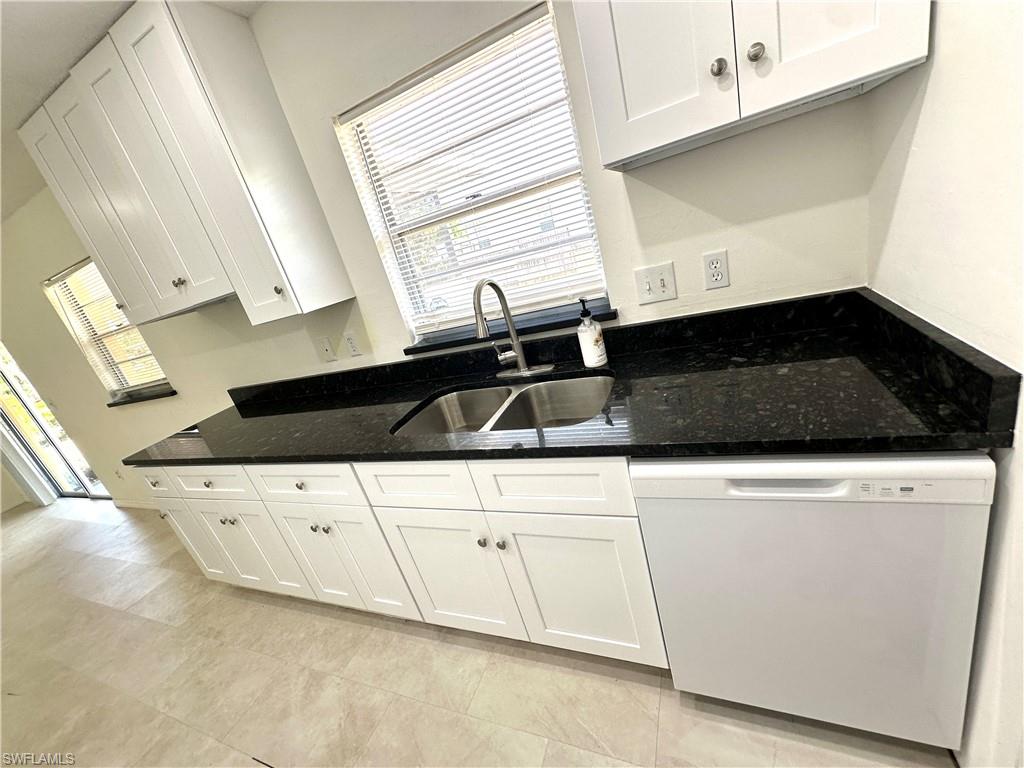 SAN CARLOS PARK - Residential